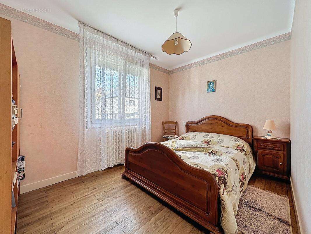 Maison à LA CHAPELLE-LAUNAY