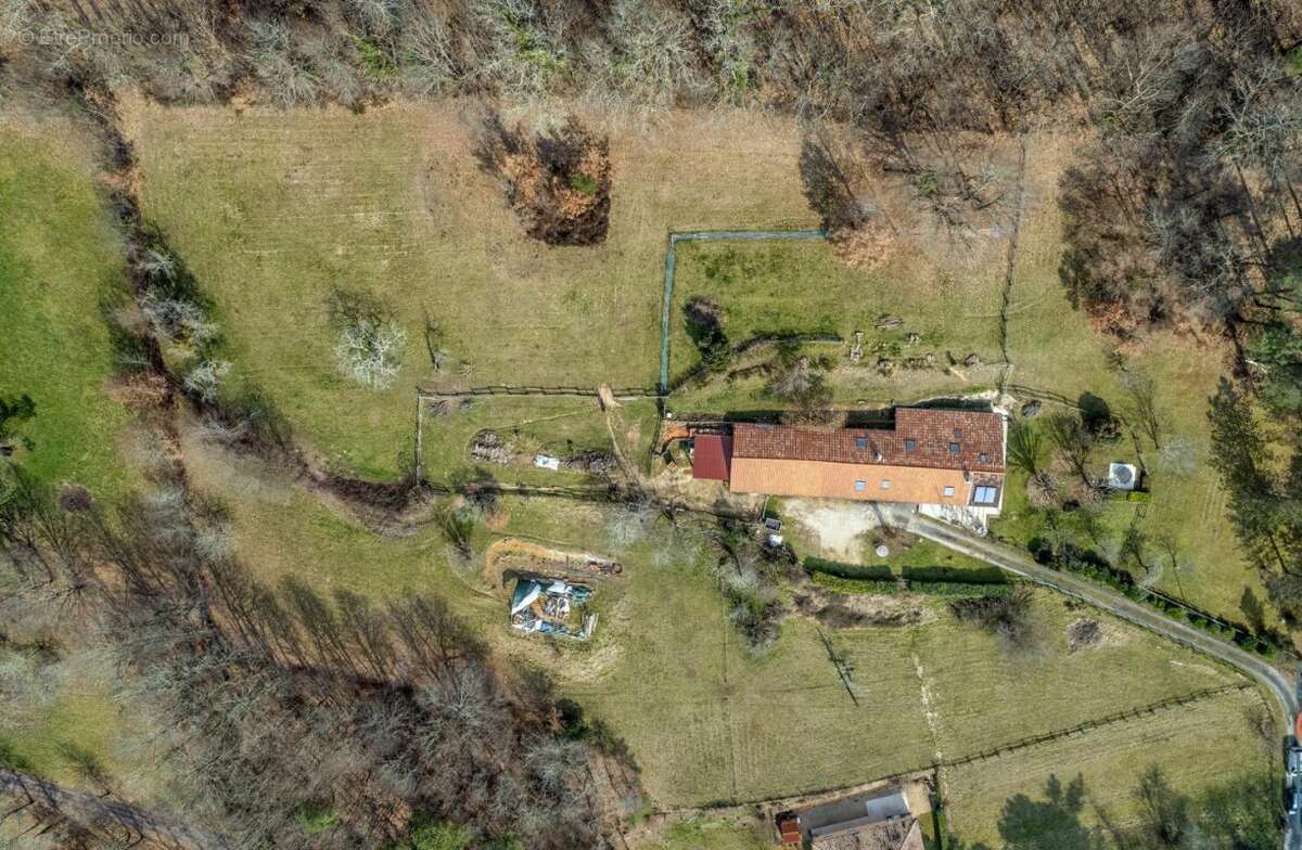 Propriété 216 m2 sur parcelles de 12866 m2 - photo 5