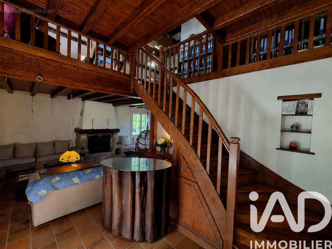 Maison 151 m² à Augignac  - photo 4