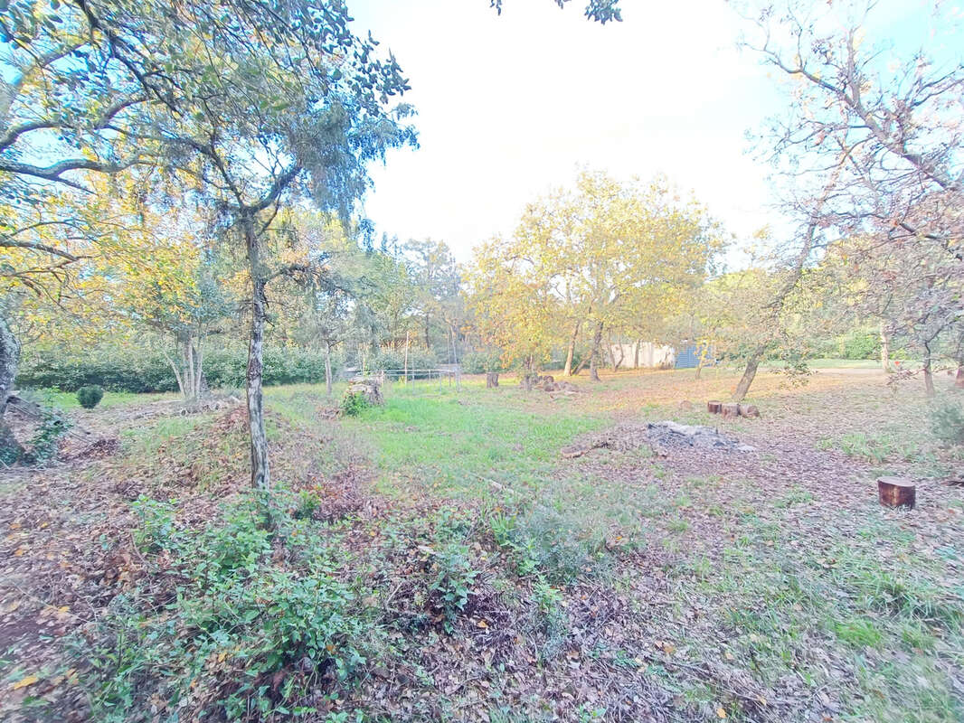 Terrain à LE CANNET-DES-MAURES