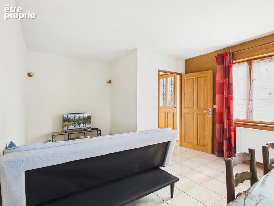 Maison composée de 3 appartements et terrain de 2 378 m2 - photo 4