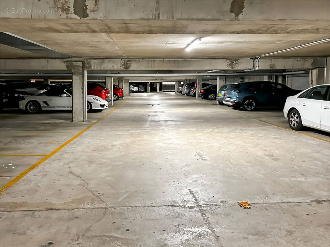 Parking à MAISONS-ALFORT