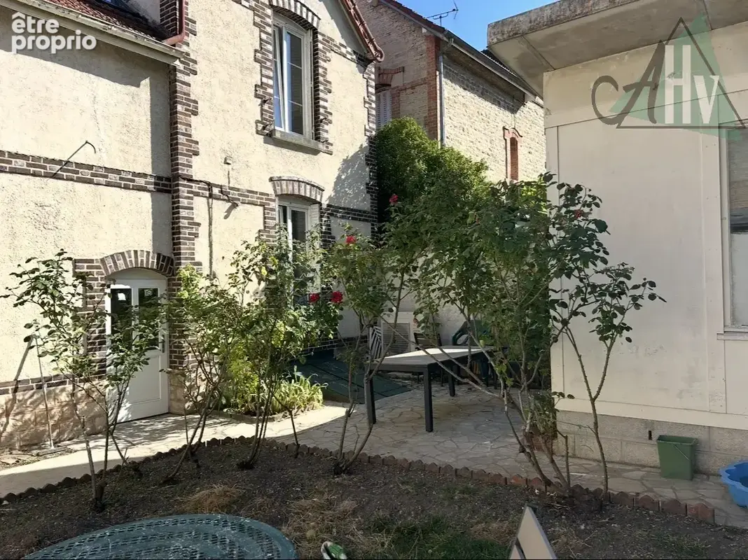 Maison bourgeoise rénovée avec jardin à quelques minutes du centre ville de Troyes - photo 14