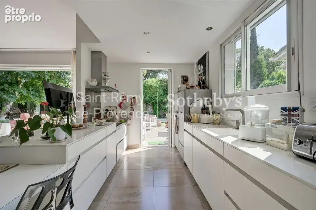 Maison plain pied edifiee en 2012 - coeur historique de villeneuve les avignon - piscine - photo 14
