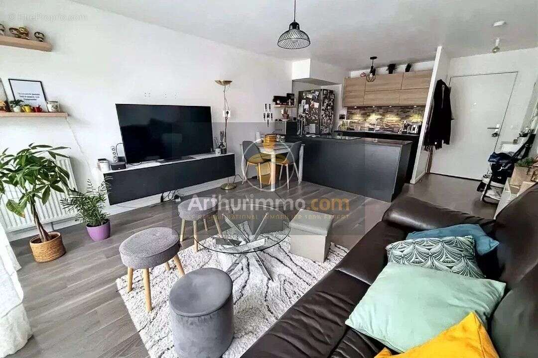 Appartement à BRIE-COMTE-ROBERT