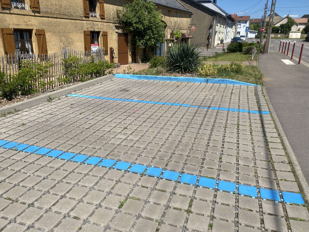 Commerce à COSNES-ET-ROMAIN