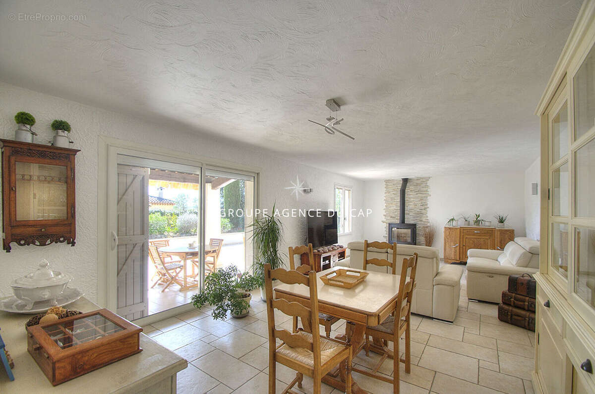 Maison à PUGET-SUR-ARGENS