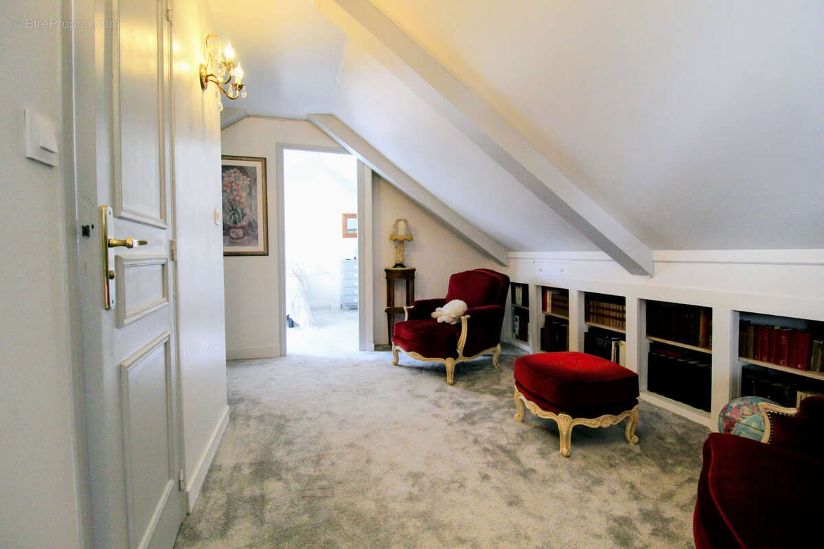 Maison à HOUDAN