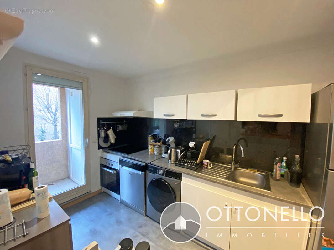 Appartement à ROQUEBRUNE-SUR-ARGENS