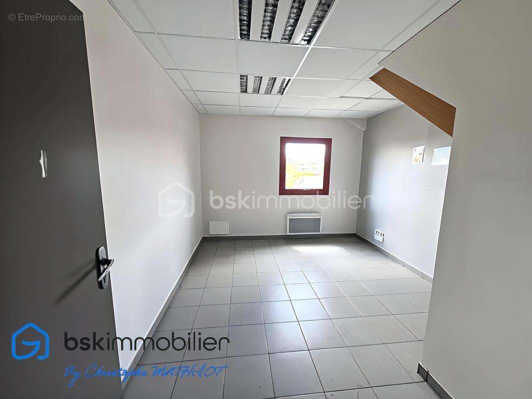 Bâtiment industriel de 1 700 m² sur terrain de 6 230 m² – Nombreuses possibilités d’exploitation ! - photo 27