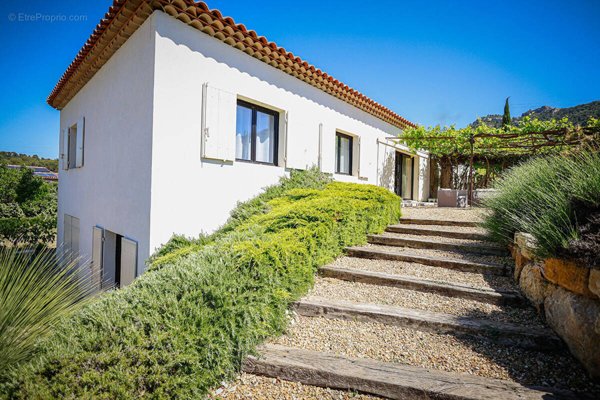 Photo 1 - Maison à SIMIANE-COLLONGUE