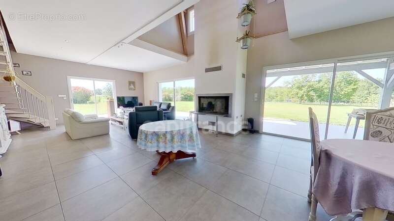 Maison à MAUVEZIN-SUR-GUPIE