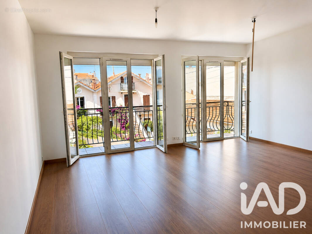 Photo 1 - Appartement à TOULON