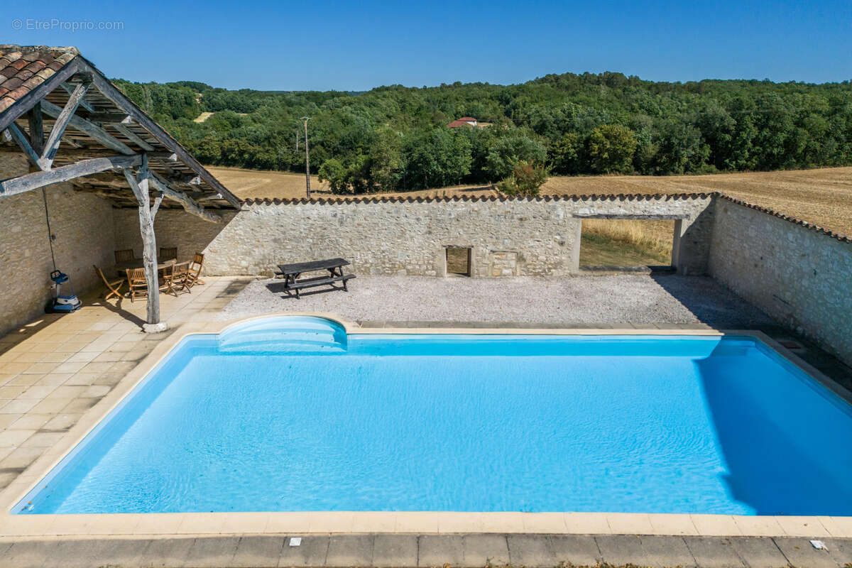 Maison de campagne avec piscine et grange - photo 26