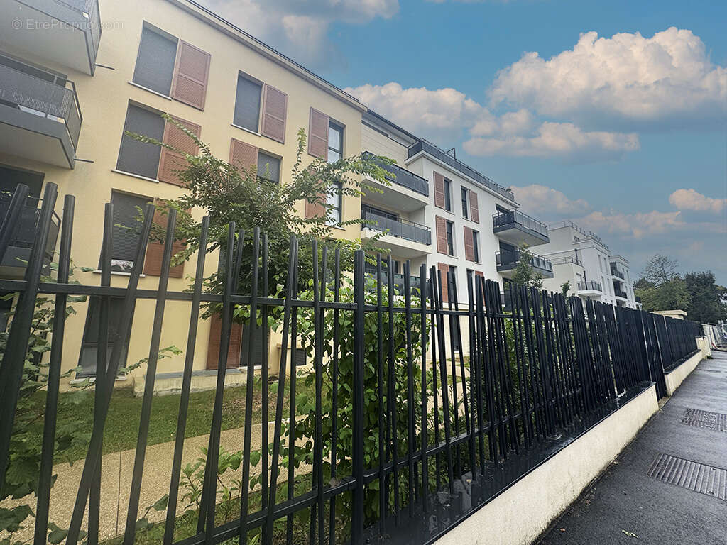 Appartement à LE PLESSIS-TREVISE