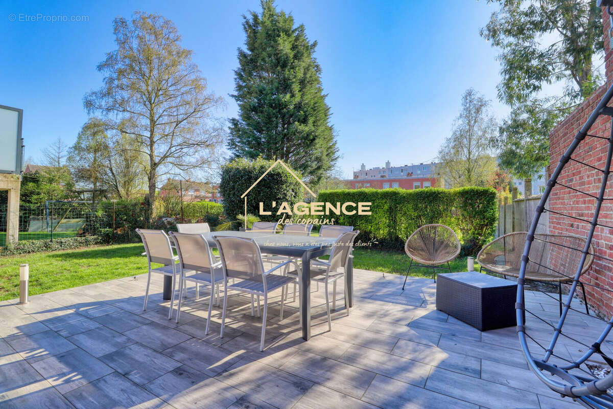 Maison à HAZEBROUCK