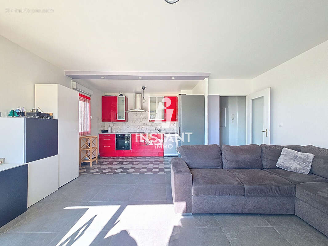 Appartement à SAVIGNY-LE-TEMPLE