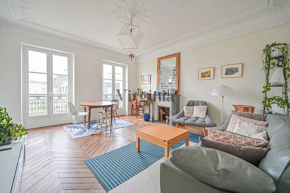 Appartement à CHARENTON-LE-PONT