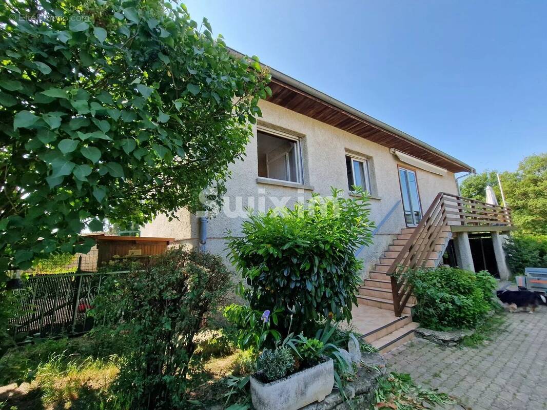 Maison à ROCHEFORT-SUR-NENON