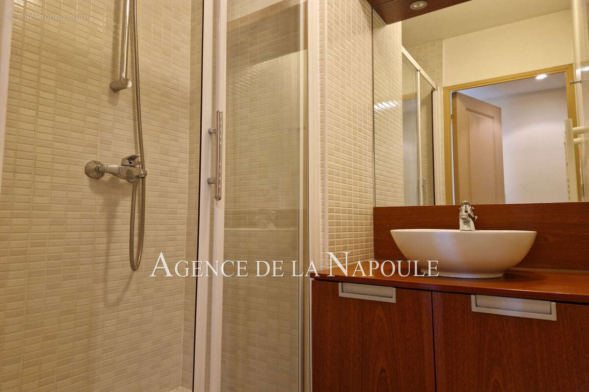 Appartement à MANDELIEU-LA-NAPOULE