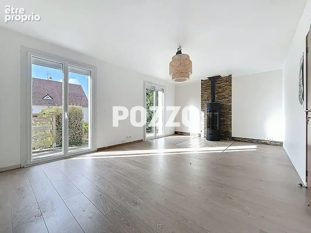 A vendre. saint-lô. beaux volumes avec vie de plain-pied. jardin de 600m² env. - photo 7