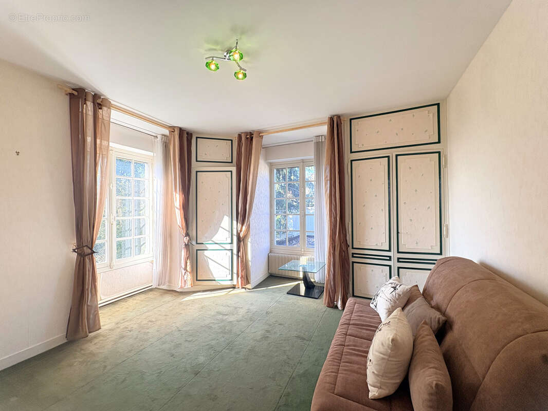 Maison à CHENNEVIERES-SUR-MARNE