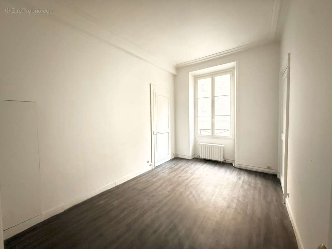Appartement à PARIS-8E