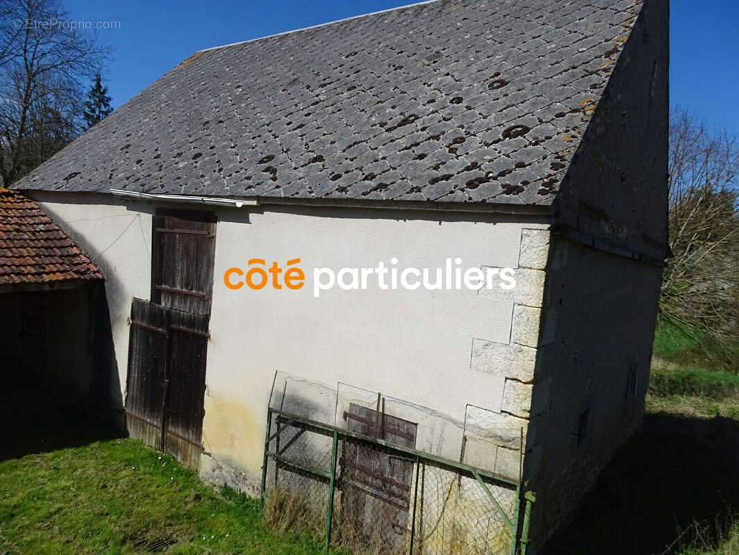 Maison à SAINT-HILAIRE-EN-LIGNIERES