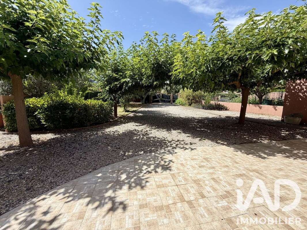 Maison 110 m² à Montblanc  - photo 3