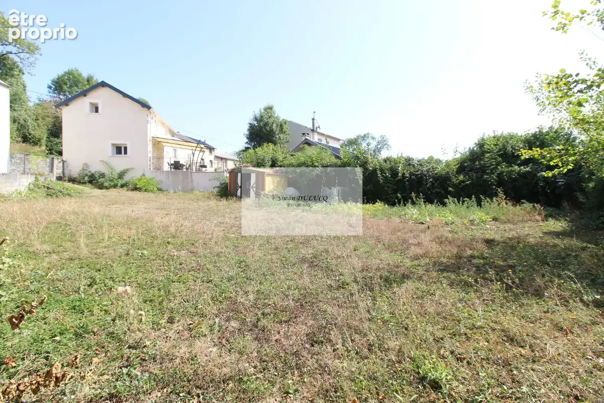 Maison de village avec terrain constructible, calme, terrasse et beau potentiel - photo 15