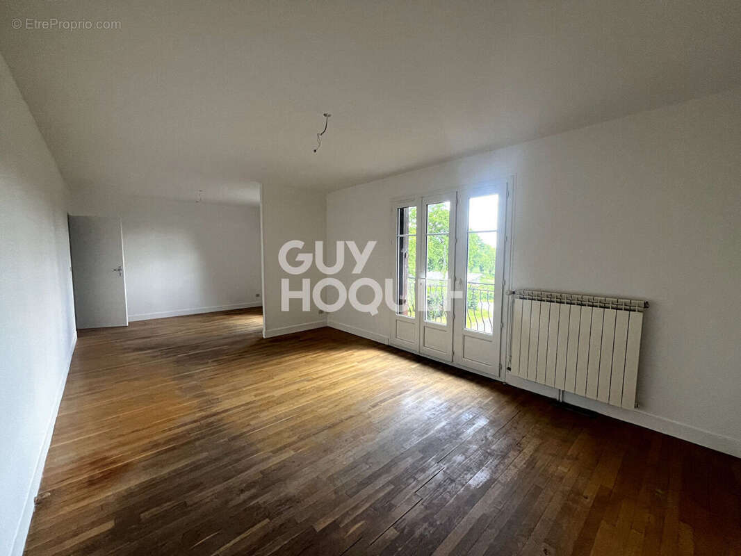 Maison à SAINT-PRIEST-DES-CHAMPS