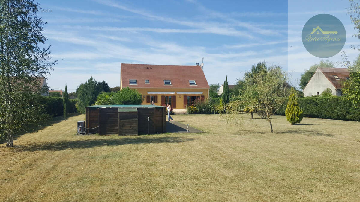 Maison à EGREVILLE