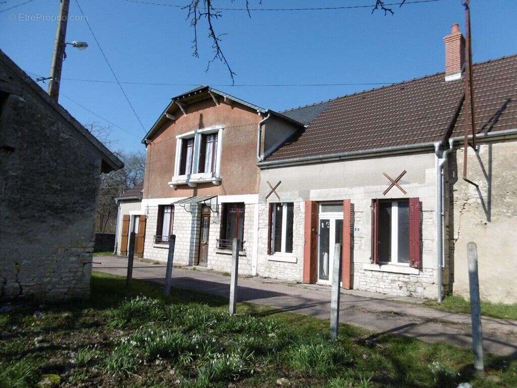 Maison à VARENNES-LES-NARCY