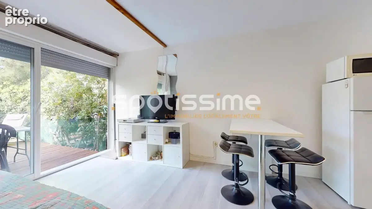 Le Cap d'Agde, Mont Saint-Martin, studio cabine en rez-de-jardin,Terrasse, parking privé - photo 9
