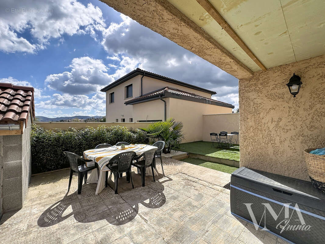 Maison à FLEURIEUX-SUR-L'ARBRESLE