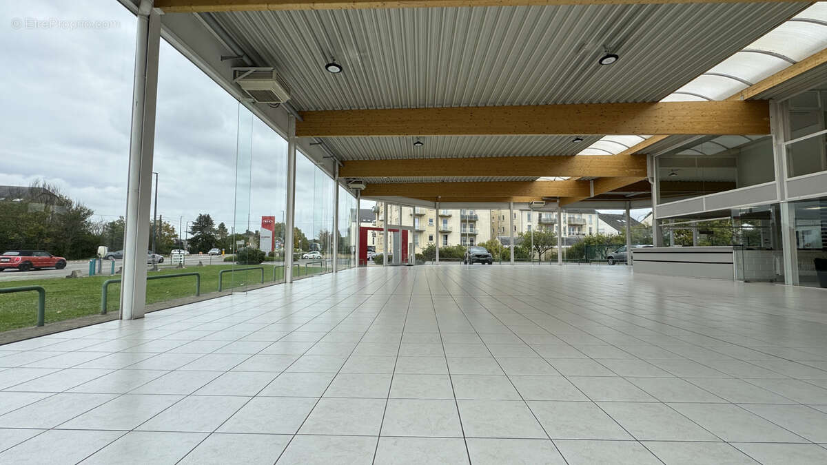 Commerce à SUNDHOUSE