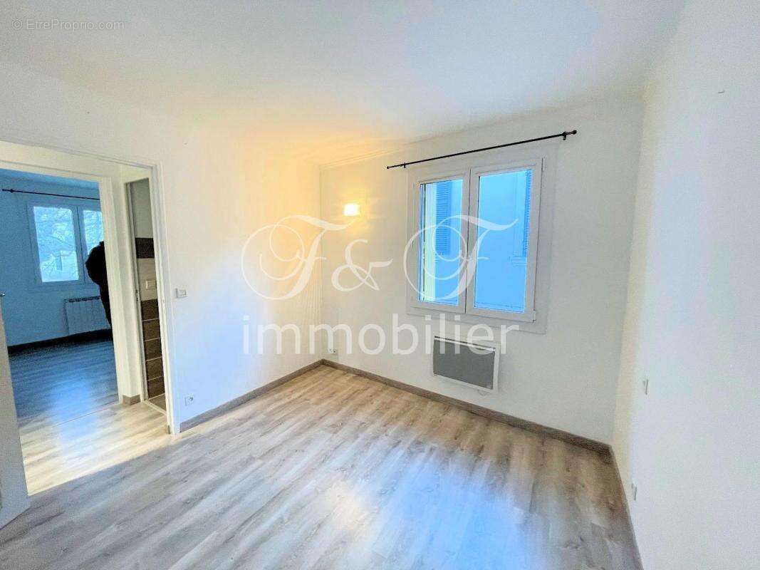 Appartement à BONNIEUX