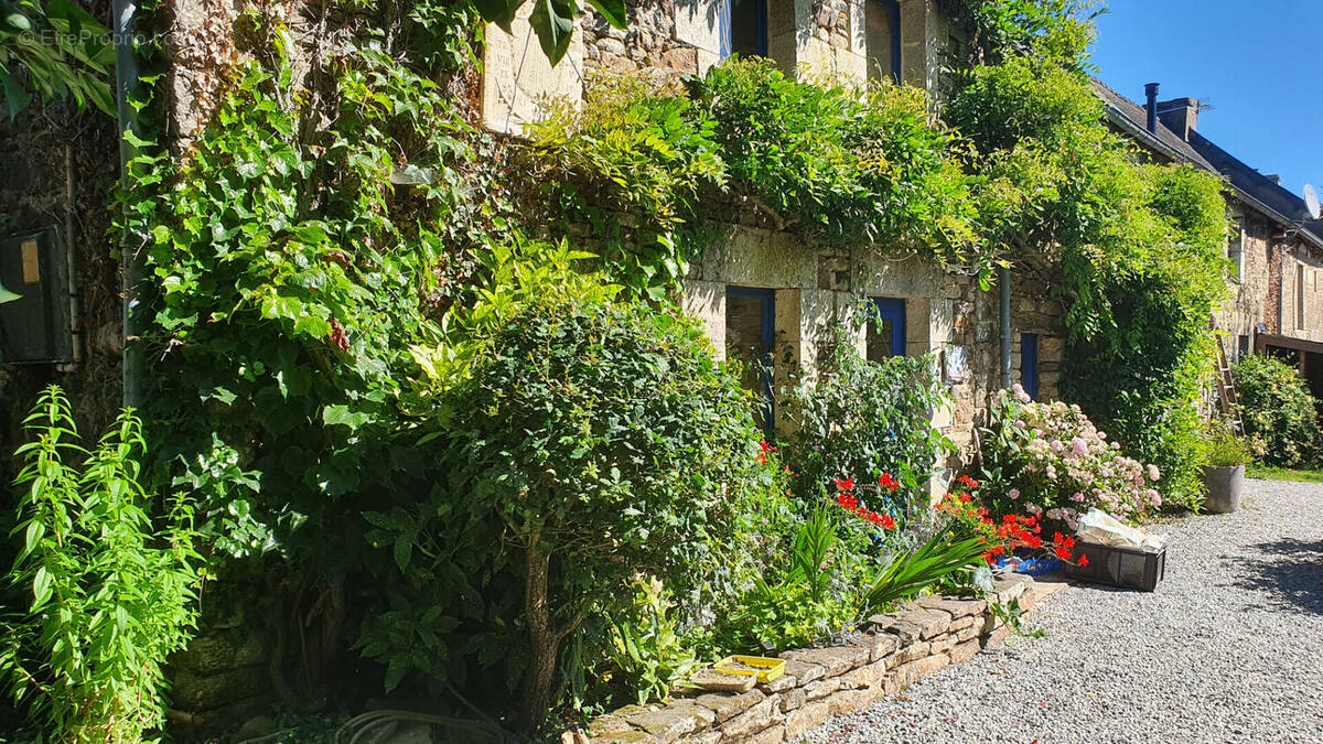 Maison à LA GREE-SAINT-LAURENT