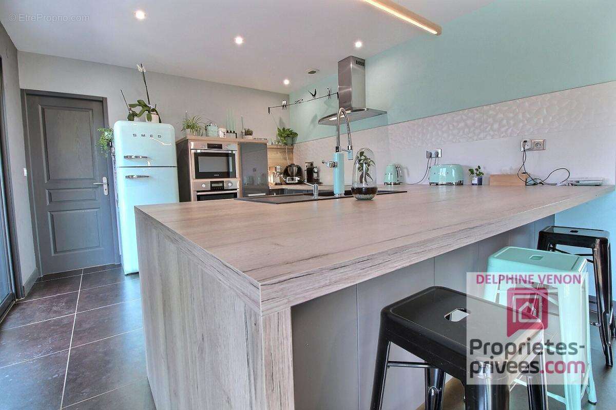 Exclusivité - Maison récente de 155 m² avec climatisation réversible sur un terrain de 1265 m² à Saint Martin d'Abbat - photo 5