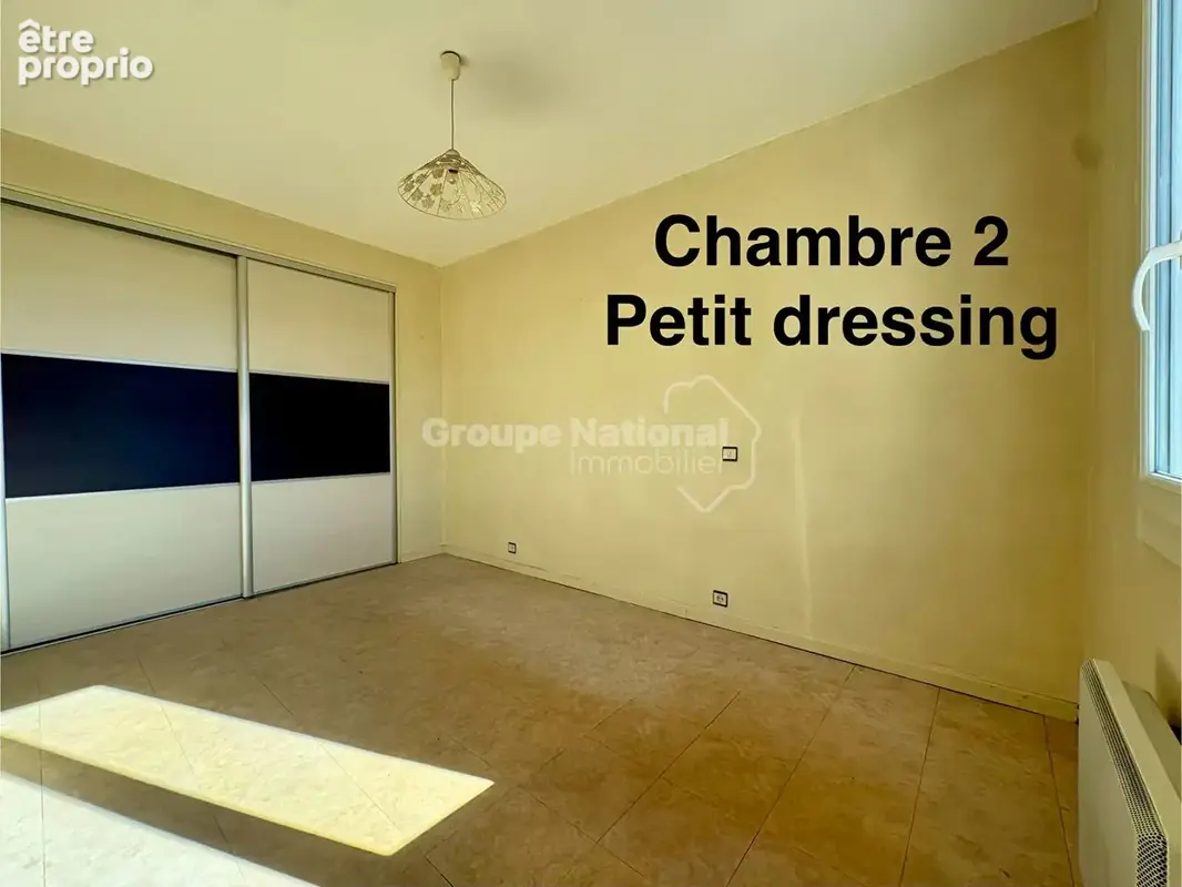Maison de ville avec cour sur SORGUES, séjour/cuisine équipée, 3 chambres et climatisation - photo 9
