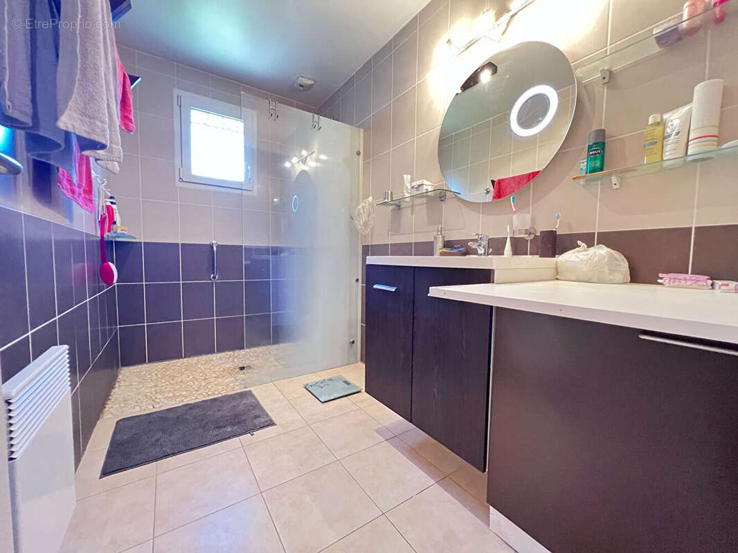 Maison à LES MATHES