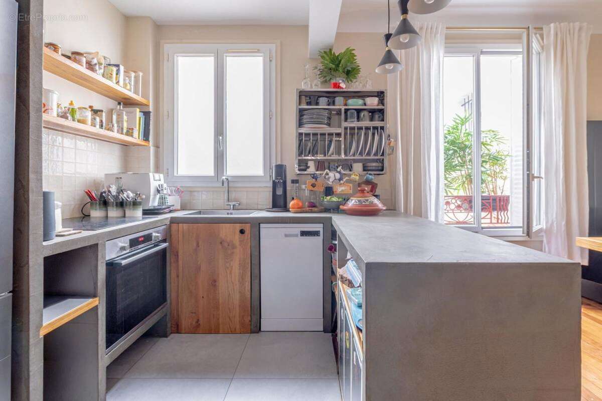 Appartement à PARIS-11E
