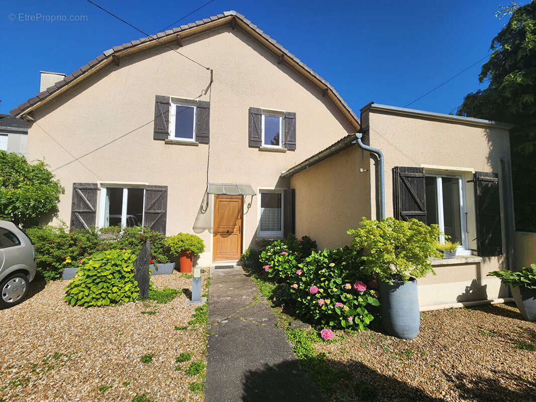 Maison de 190m² au centre de Tiercé - photo 14