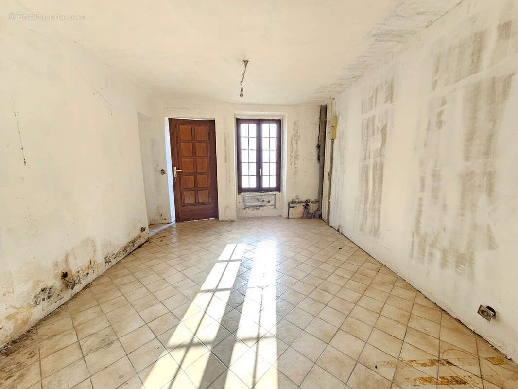 Maison à BRUYERES-LE-CHATEL