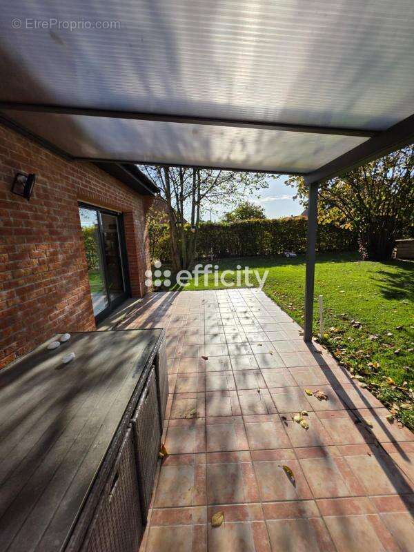 Maison à GONDECOURT