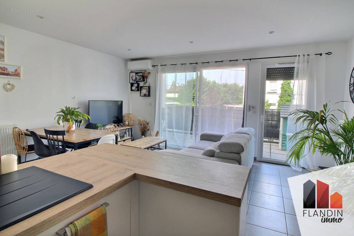 Appartement à OULLINS