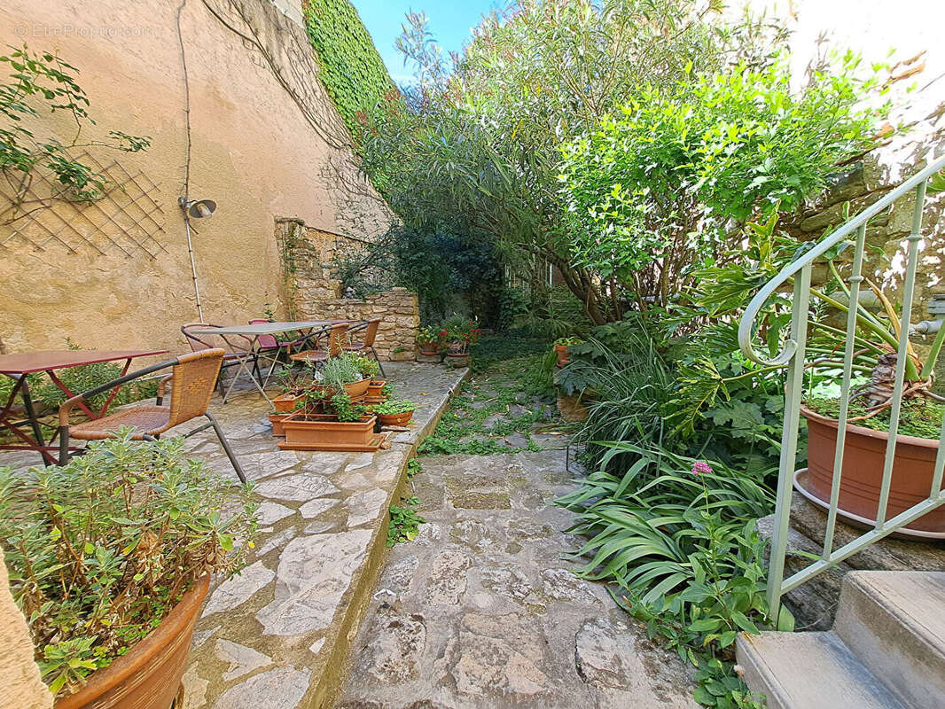 Maison à LE BARROUX