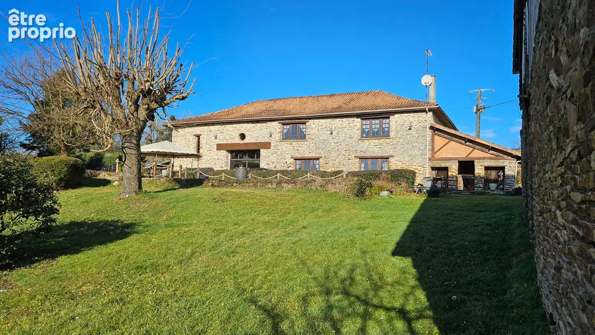 Maison 6 pièces 340 m² à vendre à Saint-Yrieix-La-Perche (87500) - photo 2