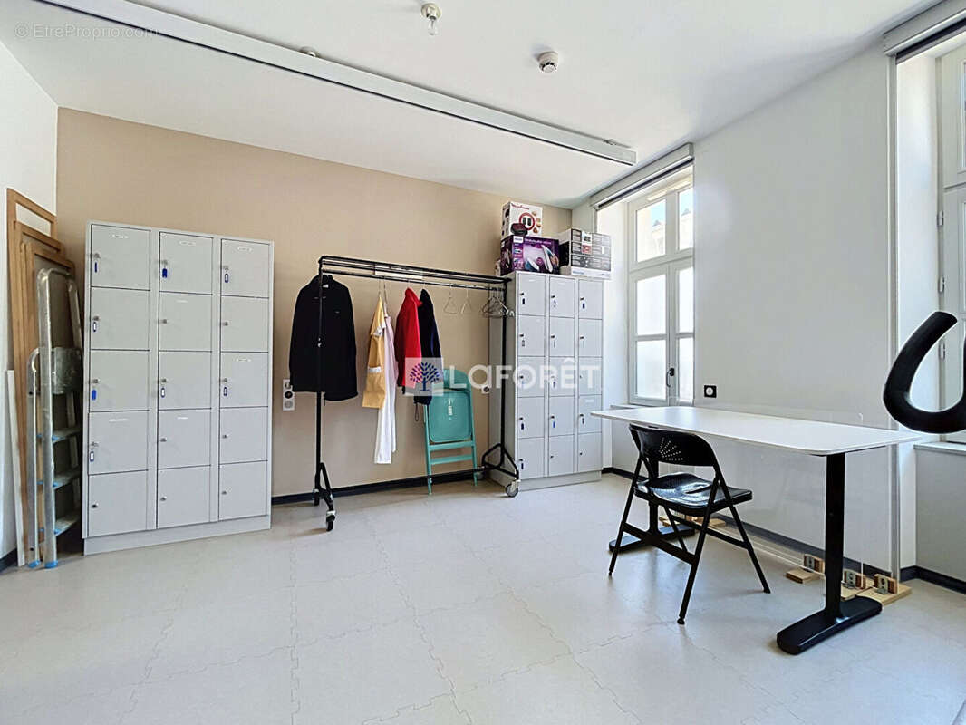 Immeuble 7 logements local commercial parking jardin Parthenay - photo 16