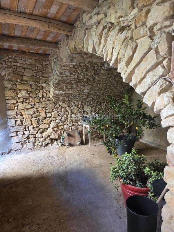 Maison à SAINT-VICTOR-LA-COSTE